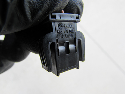 Audi TT Mk1 8N Glove Box Connector Plug 8939716322